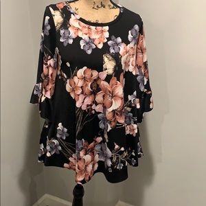 Floral flowy shirt with bell sleeves